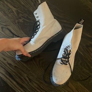 Dr marten off-white boots